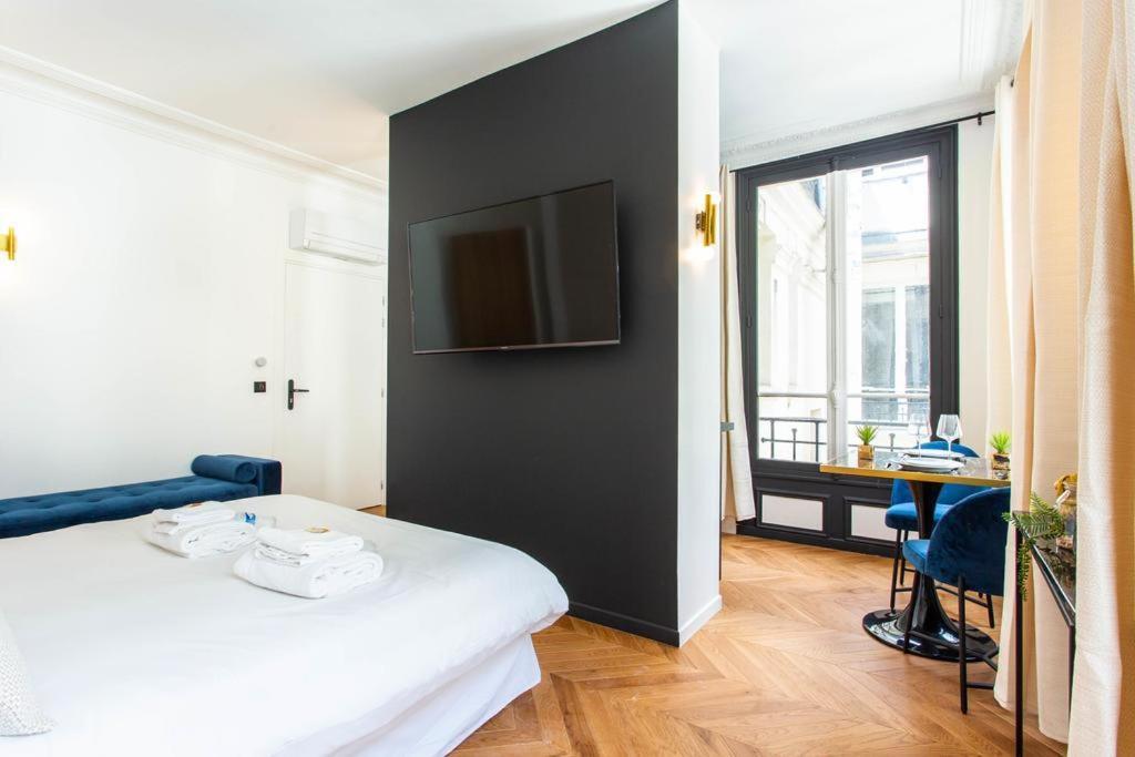 Intimate Apartment - 1Br-2P - Champs Elysees Parigi Esterno foto
